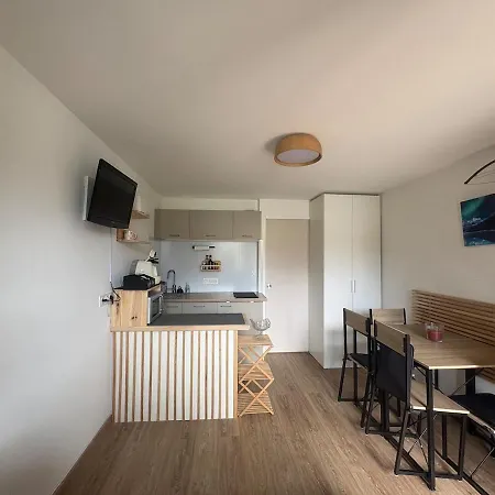 Refuge 1000, Cosy